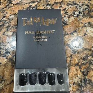 Paul Aspen Black Glitter Press-On Nails